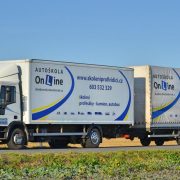 Nákladní vůz Iveco s přívěsem