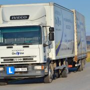 Nákladní vůz Iveco s přívěsem