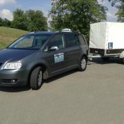 Volkswagen Touran s přívěsem